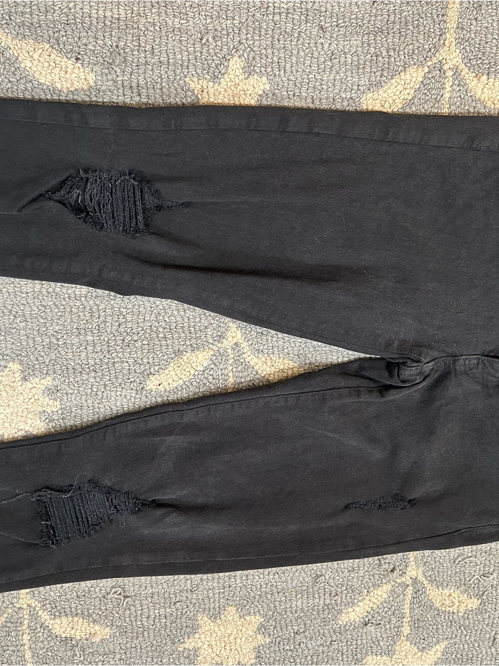 American Eagle Women’s Ripped Black Jeans - Picture 3 of 8